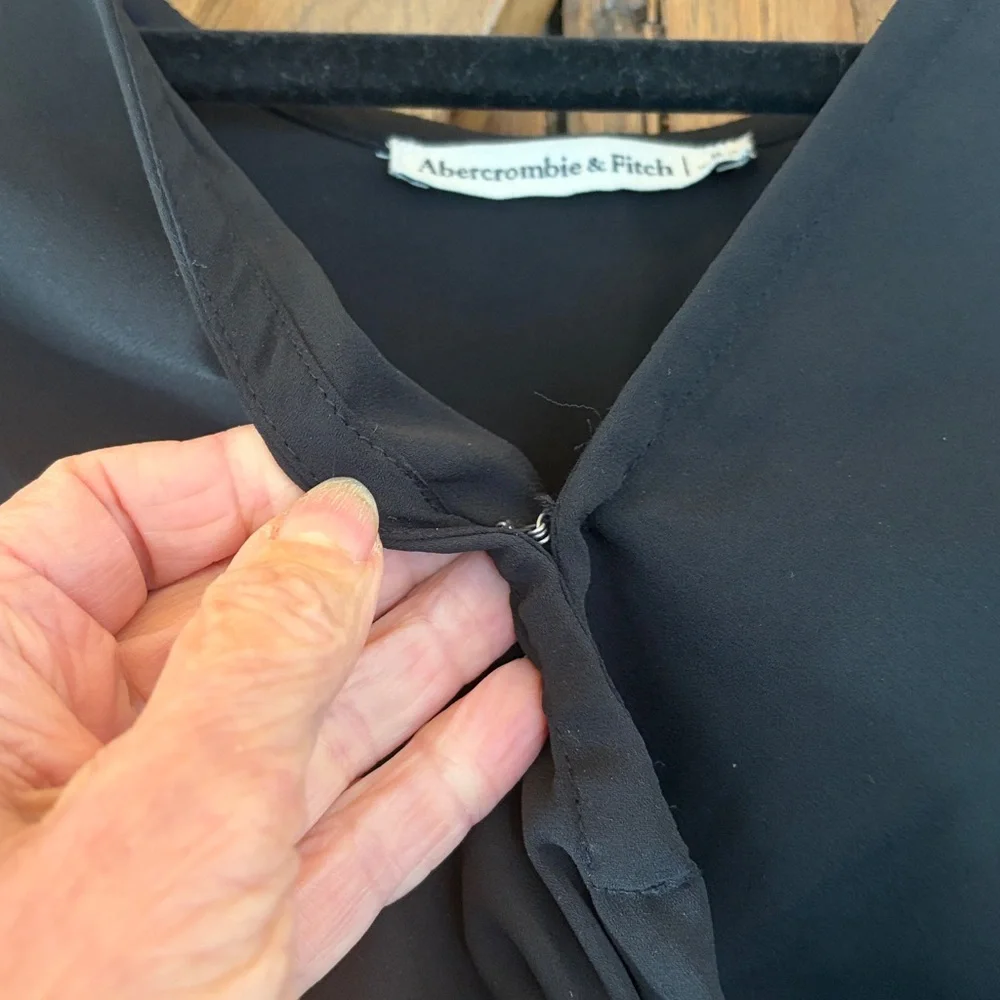 Abercrombie & Fitch Small Black Wrap-Style Cropped Blouse